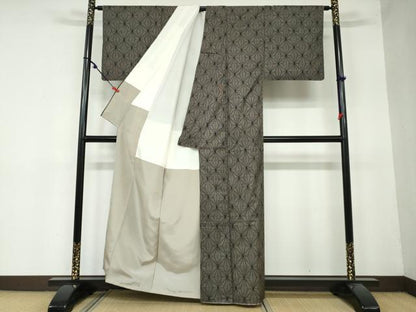 平和屋着物●本場奄美大島紬 7マルキ 麻の葉文様 反端付き 正絹 逸品 DAAY5507ud