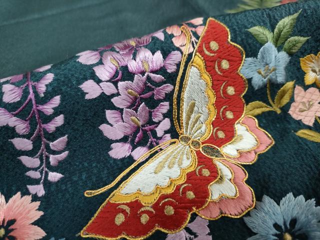 平和屋着物●豪華振袖・長襦袢（無双仕立て）・袋帯セット　総刺繍　駒刺繍　花蝶文　暈し染め　金糸　正絹　逸品　DAAY5564ud
