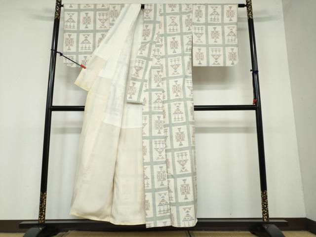 平和屋着物●本場大島紬　白大島　７マルキ　幾何学文様　正絹　逸品　DAAY5603ud