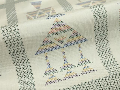 平和屋着物●本場大島紬　白大島　７マルキ　幾何学文様　正絹　逸品　DAAY5603ud