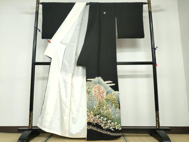 平和屋着物●豪華黒留袖　作家物　草木加賀五彩　遠山群鶴樹林文　正絹　逸品　DAAY5810ud
