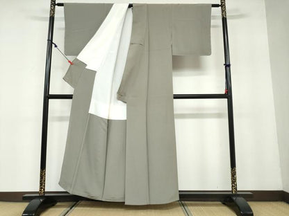 平和屋着物●上質な色無地　岩井茶色　反端付き　正絹　逸品　DAAY5870ud
