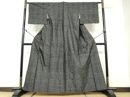平和屋着物●本場大島紬 幾何学文様 高島屋扱い 正絹 逸品 DAAY5911ud