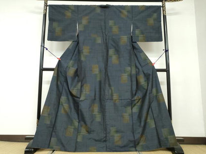 平和屋着物●本場大島紬 色紙重ね文 正絹 逸品 DAAY5912ud