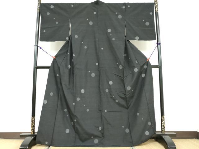 平和屋着物●結城紬　100亀甲　飛び亀甲　丸文　黒地　正絹　逸品　DAAY5919ud