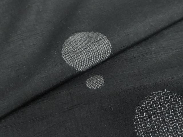 平和屋着物●結城紬　100亀甲　飛び亀甲　丸文　黒地　正絹　逸品　DAAY5919ud