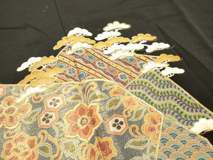 平和屋着物■豪華黒留袖　刺繍　吉祥花松文　金彩　正絹　逸品　DAAY6499ea