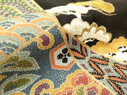 平和屋着物■豪華黒留袖　刺繍　吉祥花松文　金彩　正絹　逸品　DAAY6499ea