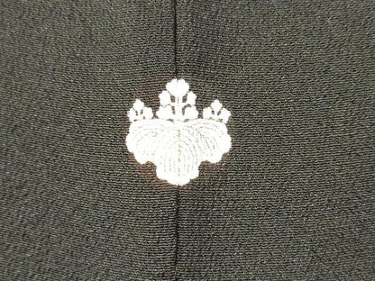 平和屋着物■豪華黒留袖　駒刺繍　地紙重ね　風景花松文　金彩　正絹　逸品　DAAY6506ea