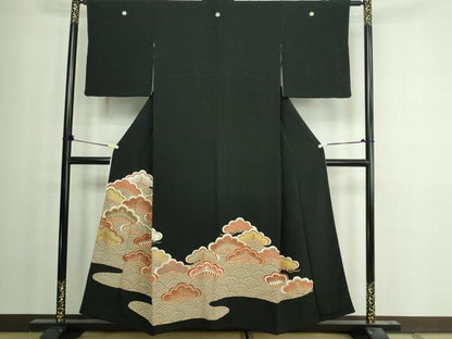 平和屋着物■豪華黒留袖 駒刺繍 青海波松文 金彩 正絹 逸品 DAAY7547sf