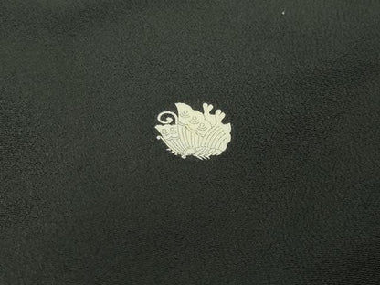 平和屋着物■豪華黒留袖 駒刺繍 青海波松文 金彩 正絹 逸品 DAAY7547sf