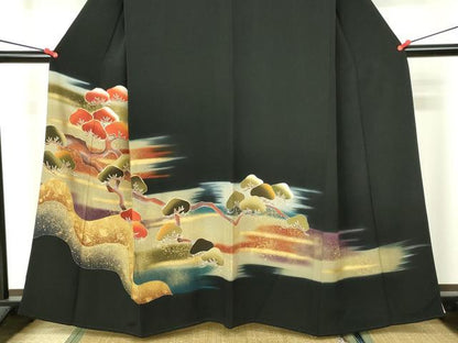 平和屋着物■豪華黒留袖　駒刺繍　松文　暈し染め　金彩　正絹　逸品　DAAY7920sf