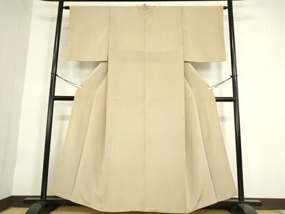 平和屋着物●京都老舗銘店・に志田　色無地　鬼しぼ縮緬　白橡色　正絹　逸品　DAAY9358az