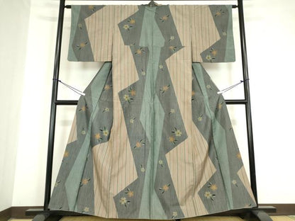 平和屋着物●上質な紬　舞花文　正絹　逸品　DAAY9661az