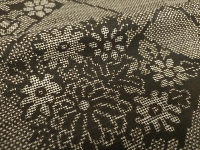平和屋着物●本場大島紬　7マルキ　草花文　正絹　逸品　DAAZ0017ps