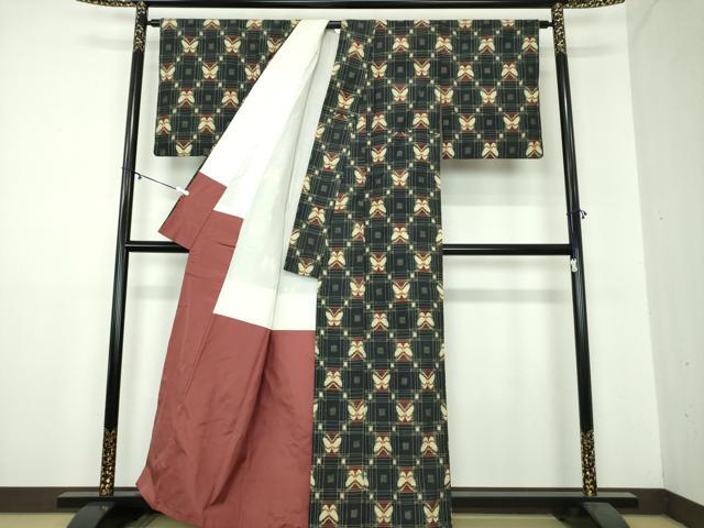 平和屋着物●上質な紬 格子舞蝶文 黒地 正絹 逸品 DAAZ0223ps