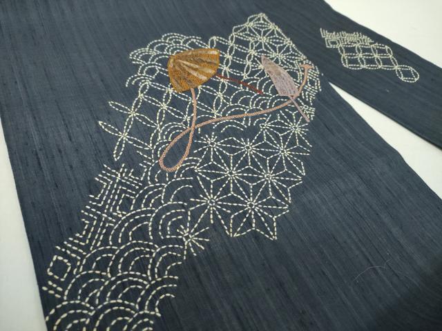 平和屋着物▽中国三大刺繍 相良刺繍 九寸名古屋帯 スリーシーズン帯 春夏秋 紬地 刺し子 総刺繍 和紙 番傘 正絹 逸品 未使用 DAAZ0301ps
