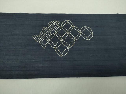 平和屋着物▽中国三大刺繍 相良刺繍 九寸名古屋帯 スリーシーズン帯 春夏秋 紬地 刺し子 総刺繍 和紙 番傘 正絹 逸品 未使用 DAAZ0301ps