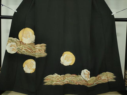 平和屋着物●豪華黒留袖　駒刺繍　立波鶴の丸　金彩　正絹　逸品　DAAZ0489ps
