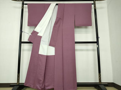平和屋着物●上質な色無地 霞地紋 葡萄色 正絹 逸品 未使用 DAAZ0531ps