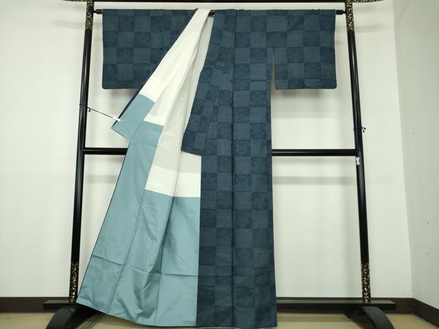 平和屋着物●本場大島紬 7マルキ 市松花文 正絹 逸品 DAAZ0566ps