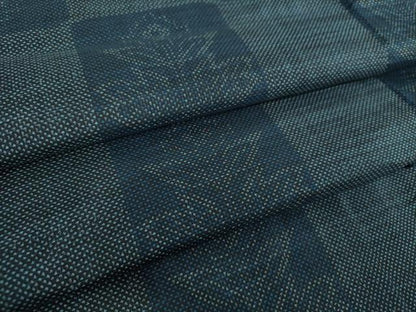 平和屋着物●本場大島紬 7マルキ 市松花文 正絹 逸品 DAAZ0566ps
