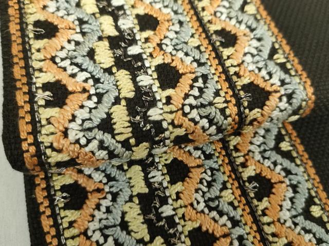 平和屋着物●九寸名古屋帯　駒刺繍　総刺繍　間道　黒地　金糸　逸品　DABE5625ps