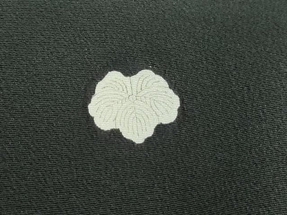 平和屋着物■豪華黒留袖　駒刺繍　菊尽くし　金彩　正絹　逸品　DAAZ1318qa