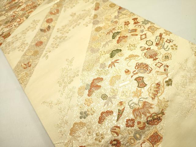平和屋着物●六通柄袋帯 宝尽くし舞蝶花文 金糸 正絹 逸品 DAAZ2335op