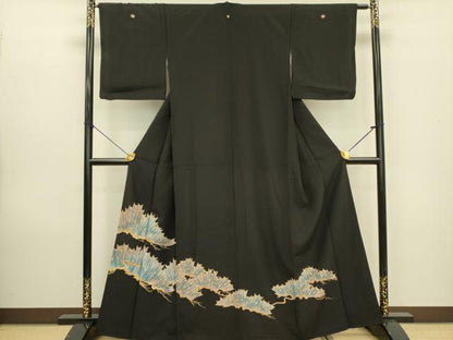 平和屋着物■豪華黒留袖　刺繍　松　金彩　正絹　逸品　DAAZ2565op
