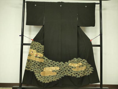 平和屋着物■豪華黒留袖　駒刺繍　霞花文　金彩　正絹　逸品　DAAZ2664op