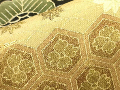 平和屋着物■豪華黒留袖　駒刺繍　霞花文　金彩　正絹　逸品　DAAZ2664op