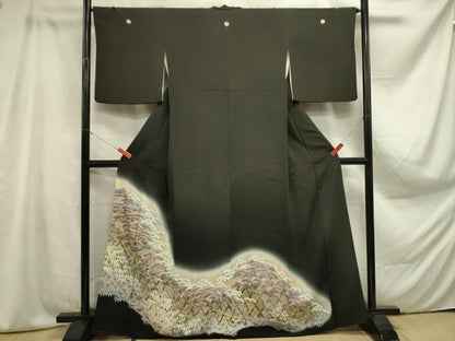 平和屋着物■豪華黒留袖　駒刺繍　笹の葉松文　暈し染め　金彩　正絹　逸品　DAAZ2777op