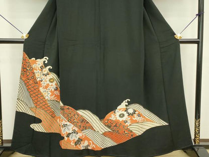 平和屋着物■豪華黒留袖　駒刺繍　立波吉祥花文　金彩　正絹　逸品　DAAZ2941op