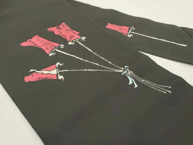 平和屋着物●塩瀬　九寸名古屋帯　作家者　ろうけつ染め　草花文　黒地　正絹　逸品　DAAZ3113ob