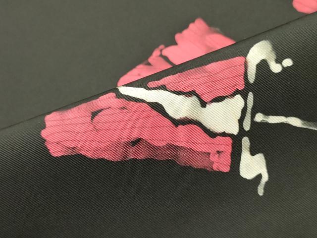 平和屋着物●塩瀬　九寸名古屋帯　作家者　ろうけつ染め　草花文　黒地　正絹　逸品　DAAZ3113ob
