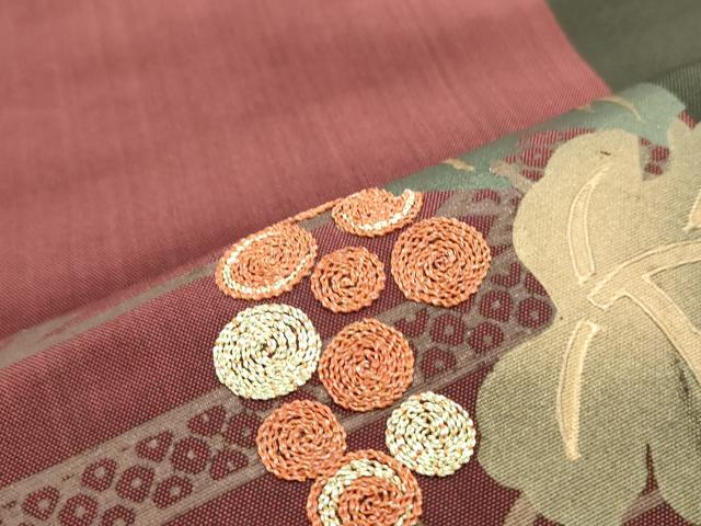 平和屋着物●太鼓柄袋帯 駒刺繍 葡萄蔦の葉文 黒地 金彩 正絹 逸品 DAAZ3119ob