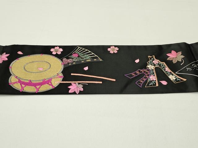 平和屋着物●アンティーク　大正ロマン　九寸名古屋帯　作家物　総刺繍　楽器舞桜文　黒地　金糸　正絹　逸品　DAAZ3130ob