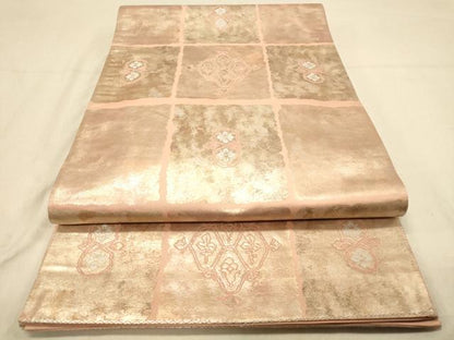 平和屋着物◎六通柄袋帯　市松飾花文　引箔　正絹　逸品　DAAZ3755jm