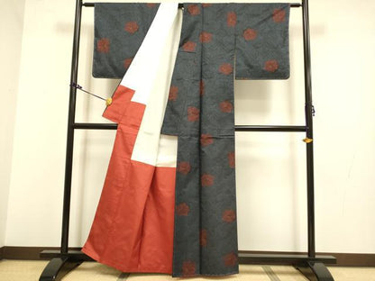 平和屋着物●本場大島紬 7マルキ 草花文 正絹 逸品 未使用 DAAZ5035du
