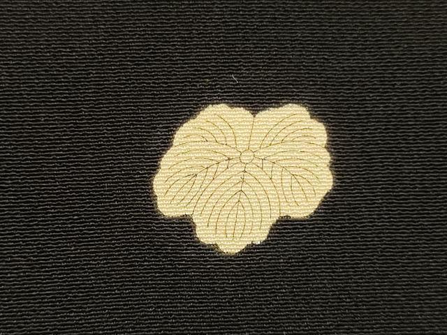 平和屋着物○豪華黒留袖 作家物 駒刺繍 総刺繍 孔雀花文