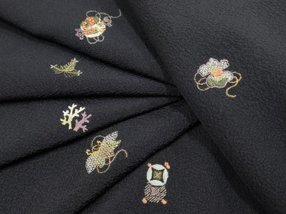 平和屋着物●上質な小紋　総刺繍　宝尽くし吉祥文　金糸　正絹　逸品　DAAZ5448du