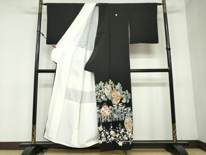 平和屋着物●豪華黒留袖　作家物　駒刺繍　陶器草花文　金彩　正絹　逸品　DAAZ7040ud