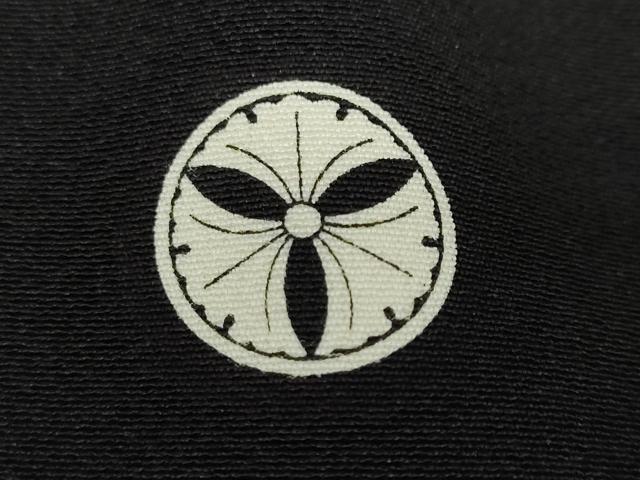 平和屋着物●豪華黒留袖　作家物　駒刺繍　陶器草花文　金彩　正絹　逸品　DAAZ7040ud