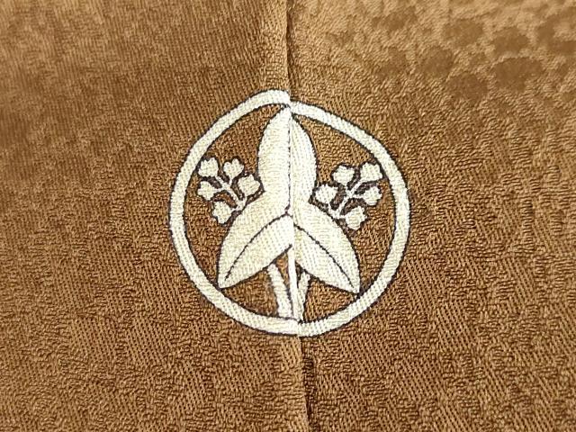 平和屋着物●染色作家 斉藤三才 色無地 草花地紋 黒茶色 正絹 逸品 DAAZ7099ud