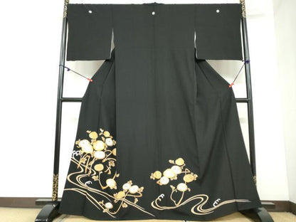 平和屋着物●豪華黒留袖　駒刺繍　草花文　金彩　正絹　逸品　DAAZ7100ud