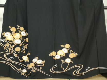 平和屋着物●豪華黒留袖　駒刺繍　草花文　金彩　正絹　逸品　DAAZ7100ud