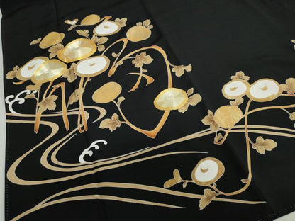 平和屋着物●豪華黒留袖　駒刺繍　草花文　金彩　正絹　逸品　DAAZ7100ud