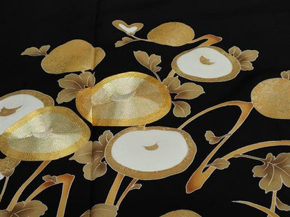 平和屋着物●豪華黒留袖　駒刺繍　草花文　金彩　正絹　逸品　DAAZ7100ud