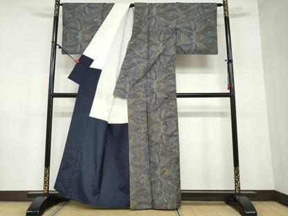 平和屋着物●本場大島紬 7マルキ 舞葉文 正絹 逸品 DAAZ7184ud